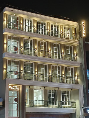 Image of Running Restaurant in Ahamdabad